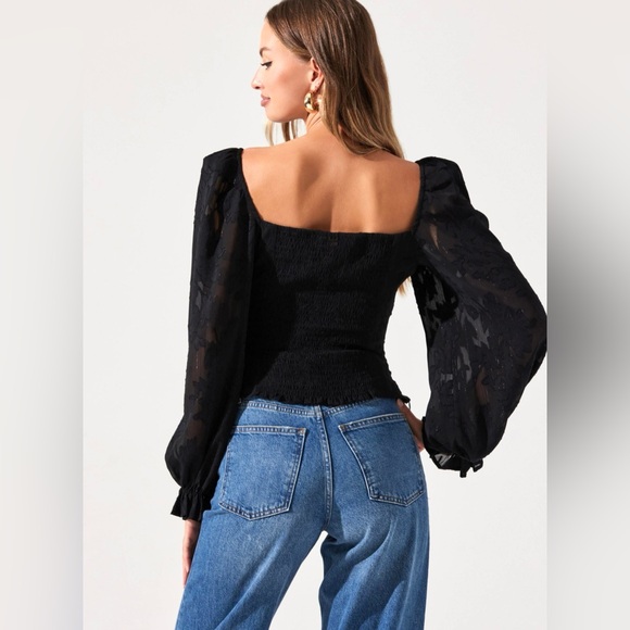 ASTR the Label Tonina Square Neck Puff Sleeve Top S - Picture 2 of 14